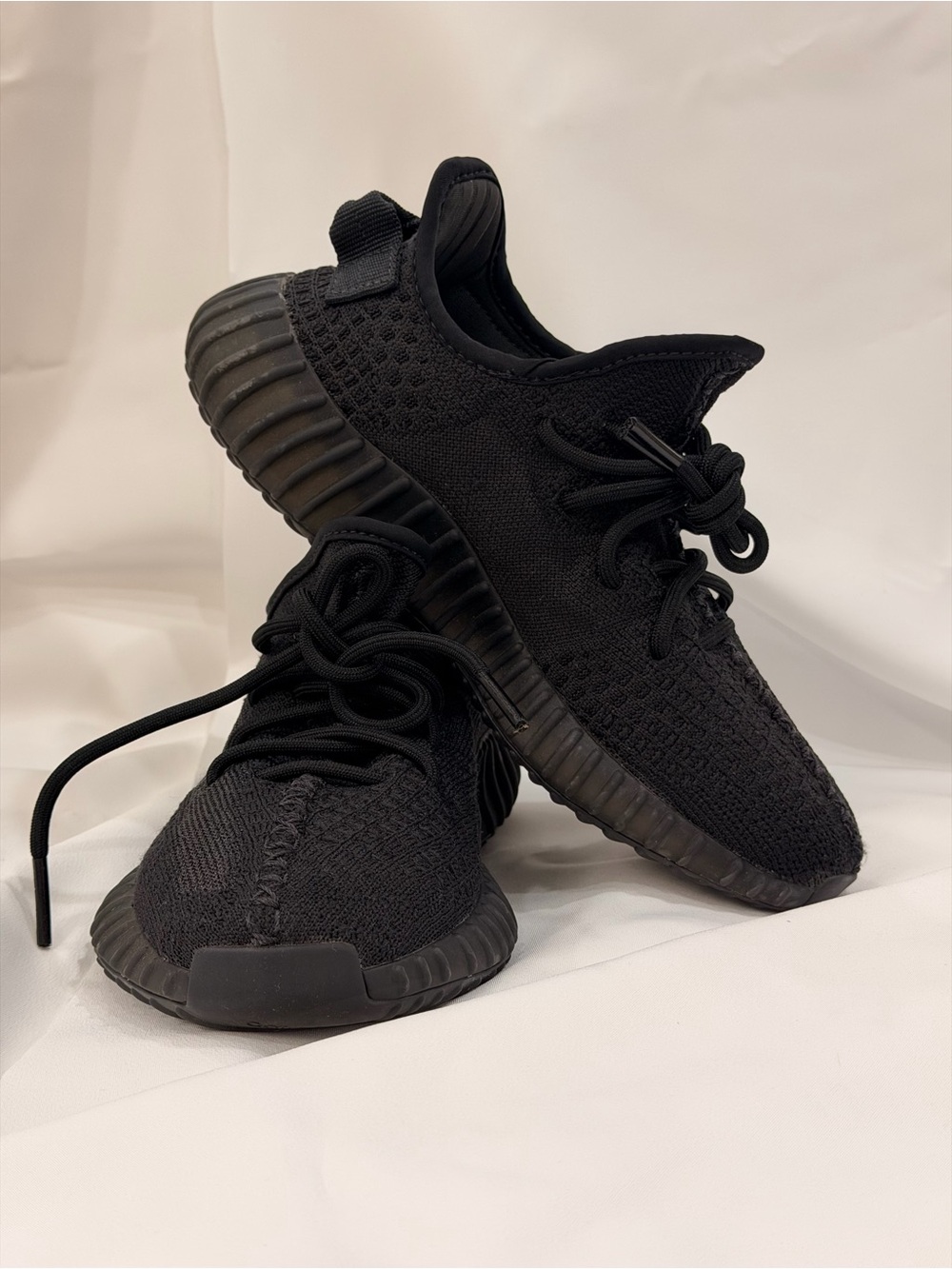 Men's Black Knit Lace-Up Casual Sneakers